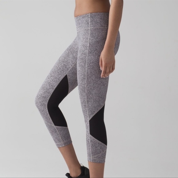 Lululemon Pace Rival Crop Leggings. Size 6. - Picture 2 of 8